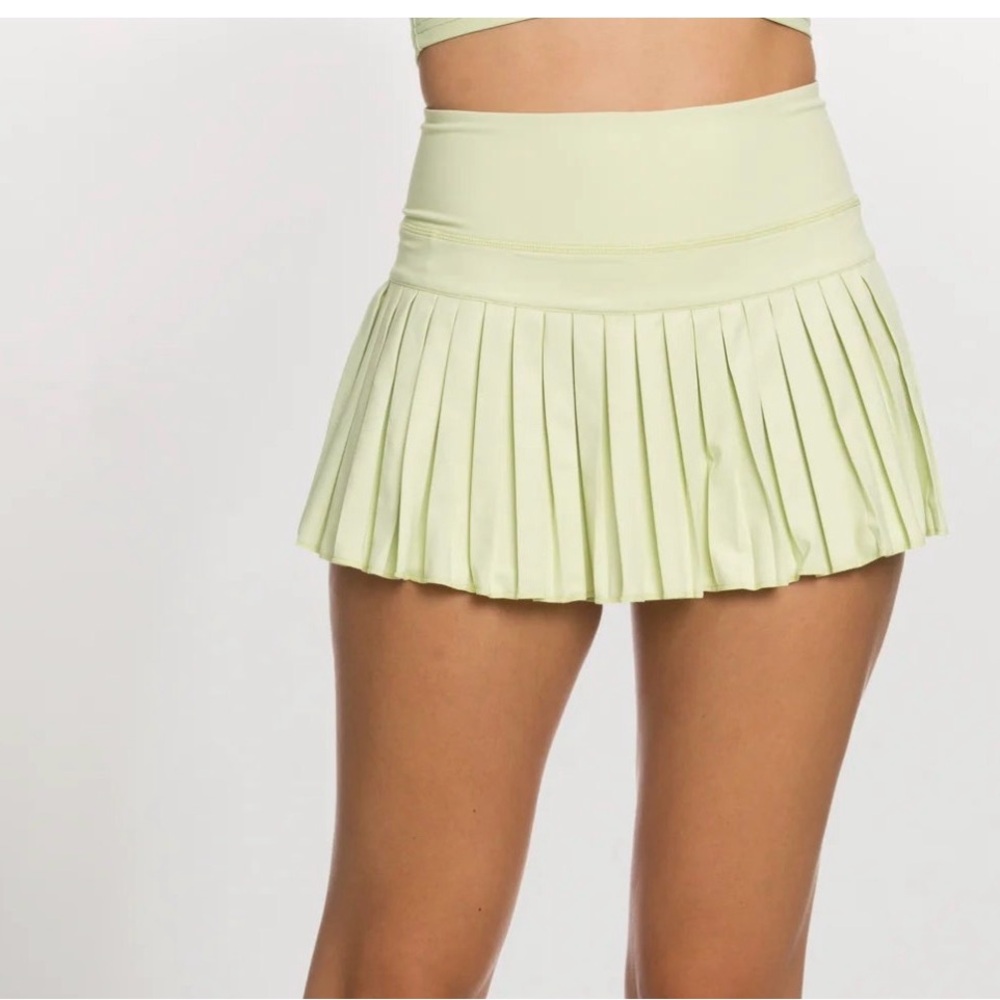 COMBO: GOLD HINGE - Women's Pleated Light Green Sports Skirt and bra top